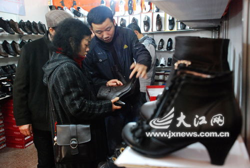 全國千余家服裝廠商南昌 會師